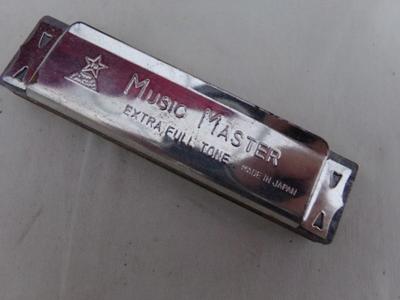 Music Master harmonica.