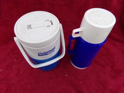 THERMOS & Coleman match up. Medium Thermos bottle & drink jug