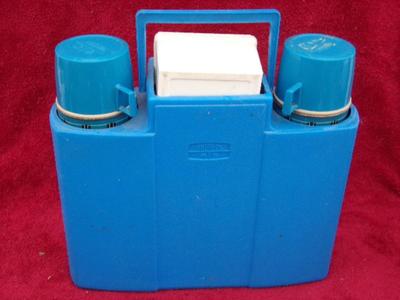 THERMOS picnic set. W/2 Thermos bottles & a lunch/picnic box