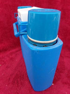 THERMOS picnic set. W/2 Thermos bottles & a lunch/picnic box
