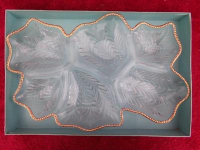 VTG relish server dish. Divided into 6 leaf shaped sections. Gold trim.