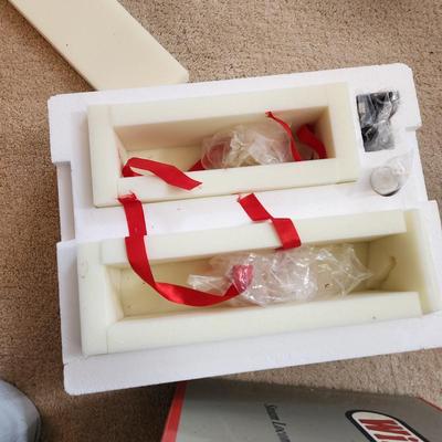 Rio Grande 8459 Rotary Snow Plow, NYC 4-6-4 Hudson Steam #773 New York Central Tender in Glass Show Case w original packaging for Loco...