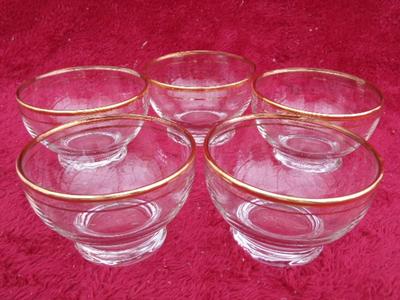 Set of 5 VTG handleless tea cups. Clear w/ gold rim trim. quite nice.