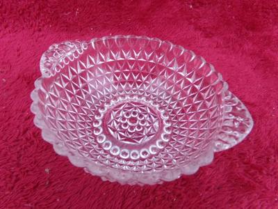 Group of 5 glassware items, assorted pieces.