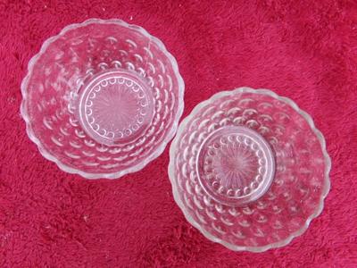 Group of 5 glassware items, assorted pieces.
