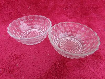 Group of 5 glassware items, assorted pieces.