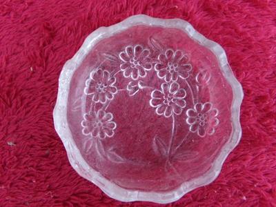Group of 5 glassware items, assorted pieces.