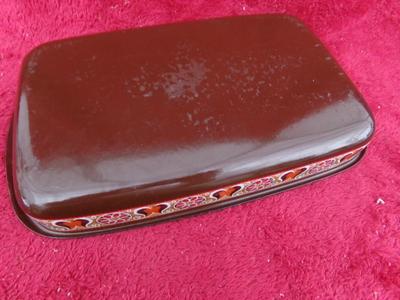 VTG enamel ware baking dish. Nice condition.