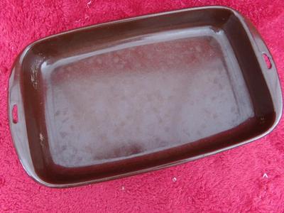VTG enamel ware baking dish. Nice condition.
