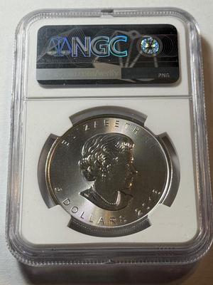 NGC CERTIFIED CANADA 2018 MS69 MAPLE LEAF 1-OUNCE SILVER COIN AS PICTURED.