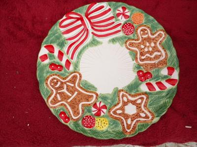 Christmas collection of items including a 12" plate in a box.