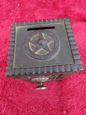 2 VTG/antique cast metal items. Replica Statue of Liberty & childs' bank
