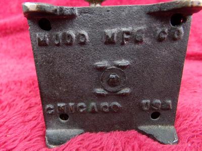 2 VTG/antique cast metal items. Replica Statue of Liberty & childs' bank
