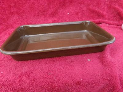 LIKE NEW enamelware baking pan. About 15"x9"x2"deep.