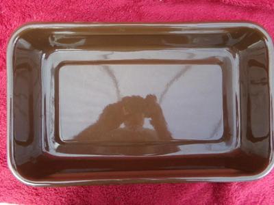 LIKE NEW enamelware baking pan. About 15"x9"x2"deep.