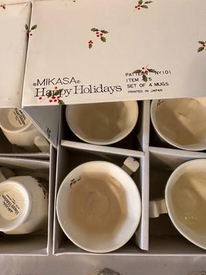 Christmas Mugs: 12 Mikasa Happy Holidays Japan + 7 Others (DR)