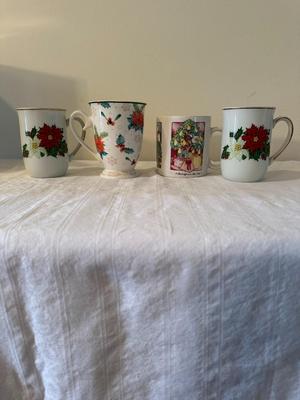 Christmas Mugs: 12 Mikasa Happy Holidays Japan + 7 Others (DR)