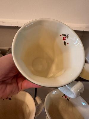 Christmas Mugs: 12 Mikasa Happy Holidays Japan + 7 Others (DR)