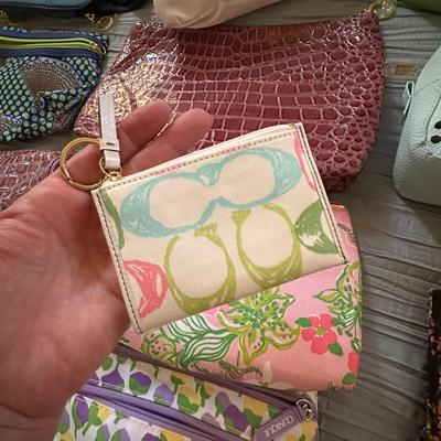 Lot of 21 Mostly New Cosmetic Cases: Estee Lauder Mostly, Lily Pulitzer, Very Bradley; Coach Change Purse (B1)