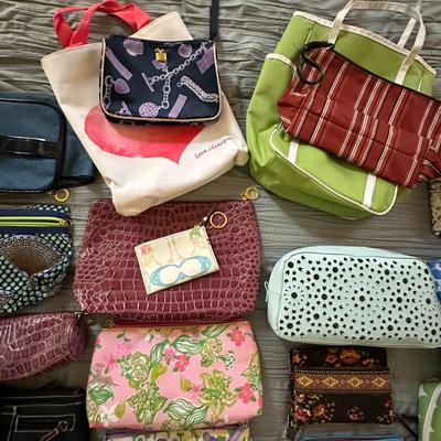 Lot of 21 Mostly New Cosmetic Cases: Estee Lauder Mostly, Lily Pulitzer, Very Bradley; Coach Change Purse (B1)