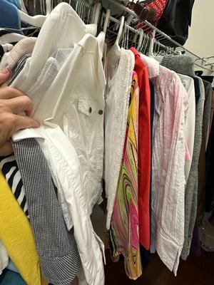 85 Piece Ladies Mixed Tops Lot, Medium & Large (B1)