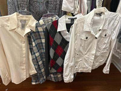 85 Piece Ladies Mixed Tops Lot, Medium & Large (B1)
