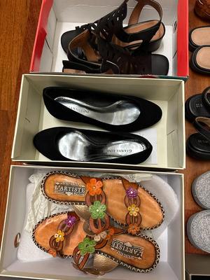 29 Piece Lot of Women's Shoes, Mostly 6.5; Some New, Most Worn (B1)