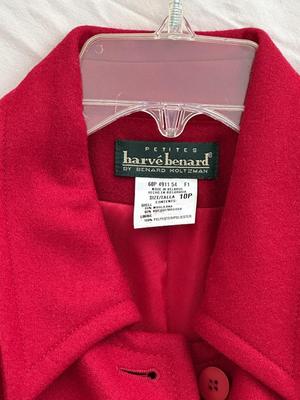 8 Piece Lot Woman's Jackets & Raincoats Sz. M, L, & Petite (HC)