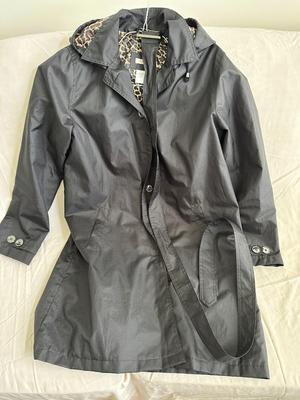 8 Piece Lot Woman's Jackets & Raincoats Sz. M, L, & Petite (HC)