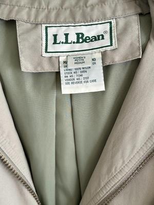 8 Piece Lot Woman's Jackets & Raincoats Sz. M, L, & Petite (HC)