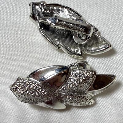 Large Collection of Clip-On/Screwback Earrings (B3-HS)