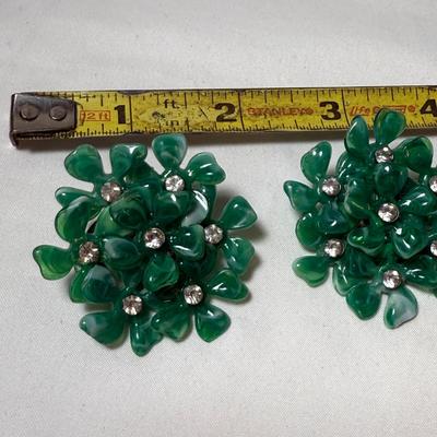 Large Collection of Clip-On/Screwback Earrings (B3-HS)