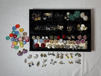 Large Collection of Clip-On/Screwback Earrings (B3-HS)