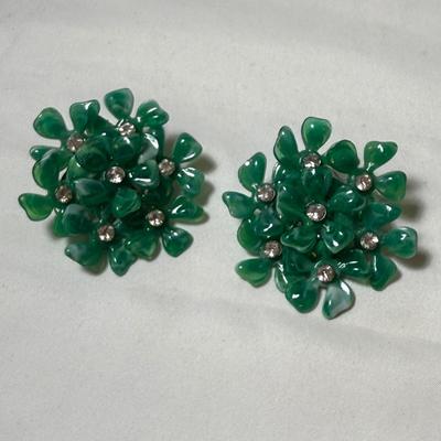 Large Collection of Clip-On/Screwback Earrings (B3-HS)
