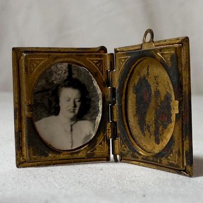 Brooches, Pendants, Watches, & More Vintage Jewelry (K-HS)