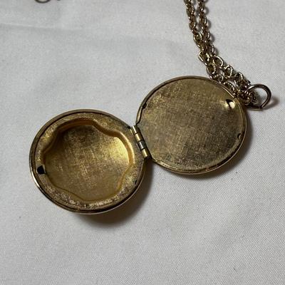 Brooches, Pendants, Watches, & More Vintage Jewelry (K-HS)