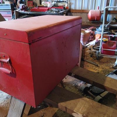 LOT 75: Snap-On 9-Drawer Tool Chest with Tools & Slip Cover