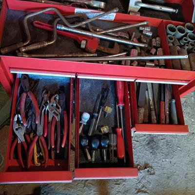 LOT 75: Snap-On 9-Drawer Tool Chest with Tools & Slip Cover