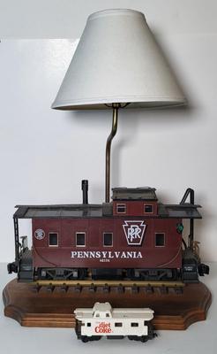 LOT 135: Pennsylvania Railroad Caboose Lamp