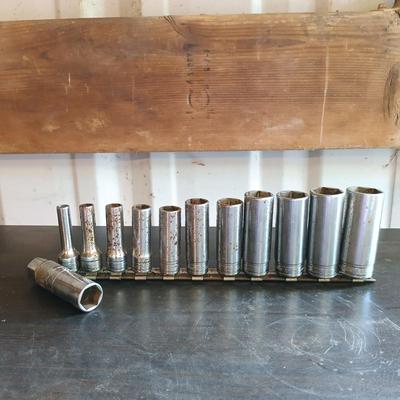 LOT 163: Snap-On SFS 11-Piece Deep Socket Set 1/4" to 7/16" with S9706 Plug Socket