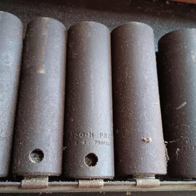 LOT 166: Proto Professional and Snap-On Deep Impact Sockets with Tool Tray