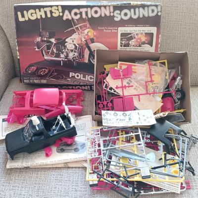LOT 172: Revell Police Bike Model Kit H-802 with Model Car Parts