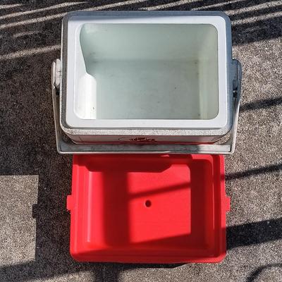LOT 173: Snap-On T811/12 and 1806 Coolers