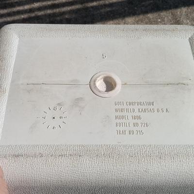 LOT 173: Snap-On T811/12 and 1806 Coolers