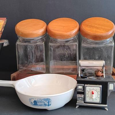 LOT 186: Vintage Kitchen Collection