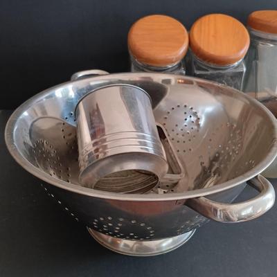 LOT 186: Vintage Kitchen Collection