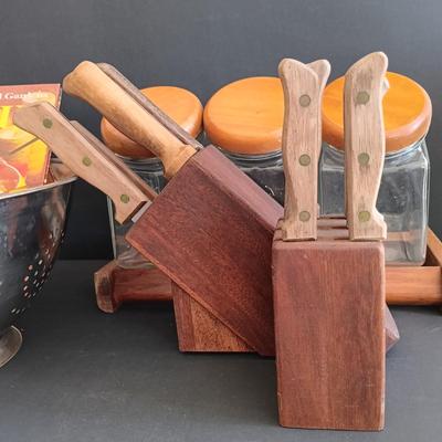 LOT 186: Vintage Kitchen Collection