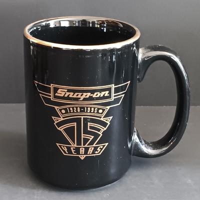 LOT 187: Snap-On Mug with Glass Tumblers