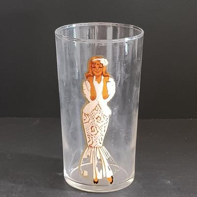 LOT 188: Vintage Federal Glass Pin-Up Peekaboo Glasses