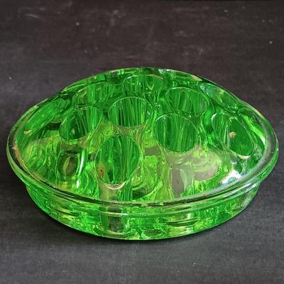 LOT 272: Uranium Glass Flower Frog, Glass Oil Lamps, Silver Crest Ruffled Bowl & More